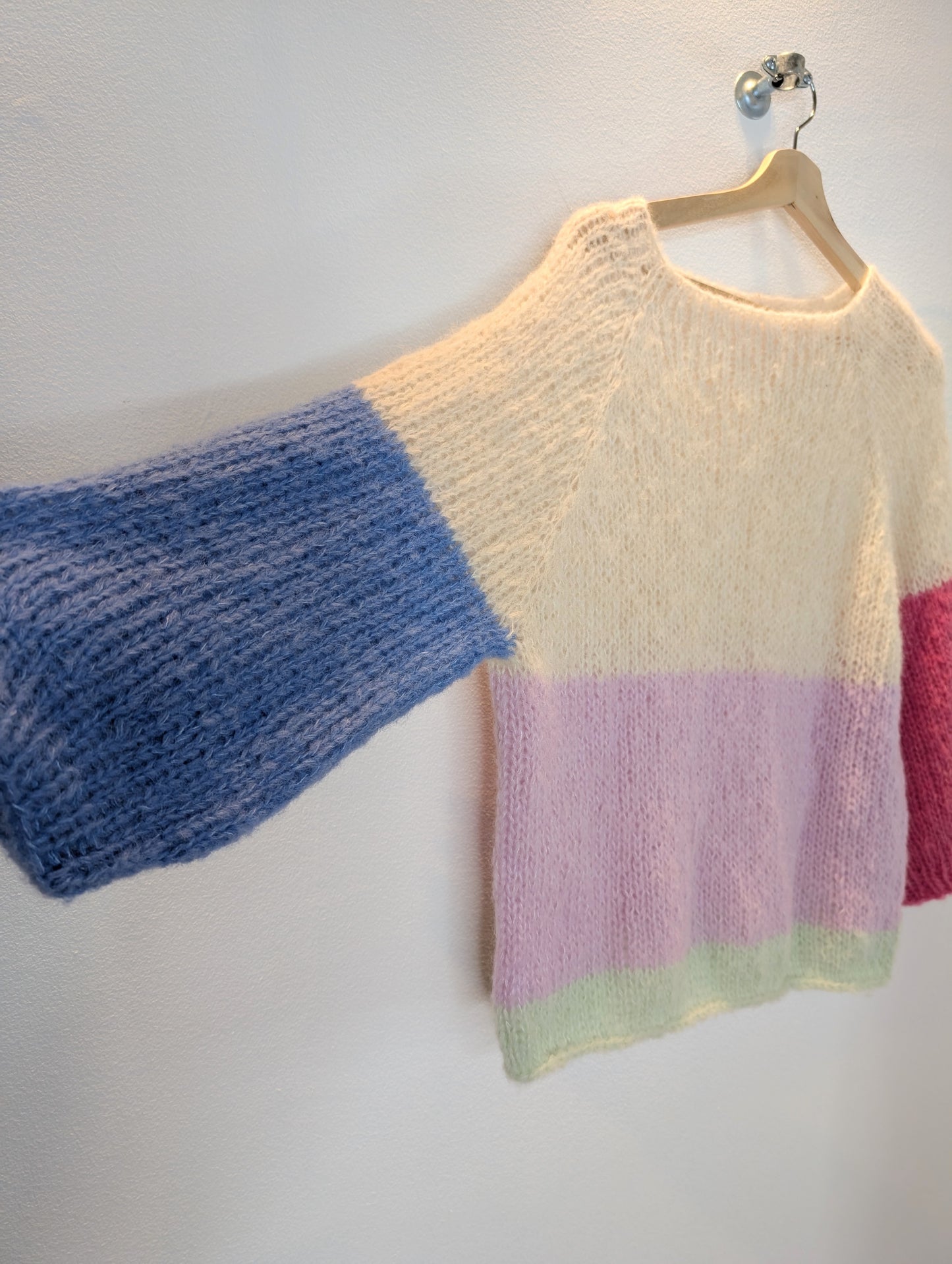 Håndstrikket uldsweater, M